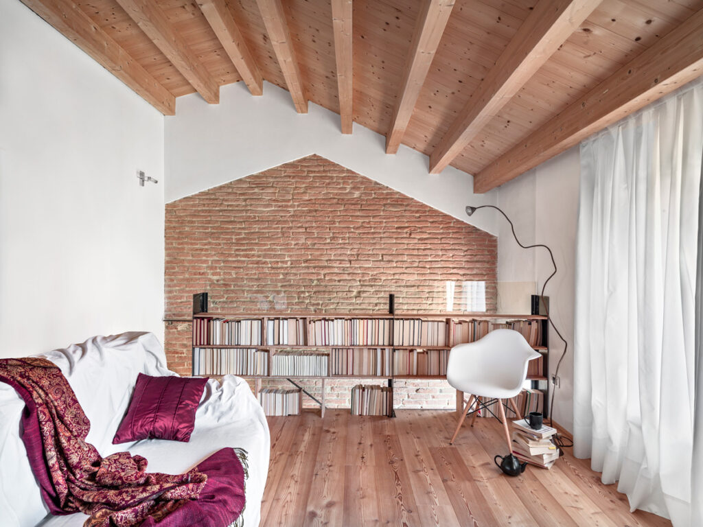 ¿Cómo enfriar una casa de dos pisos?